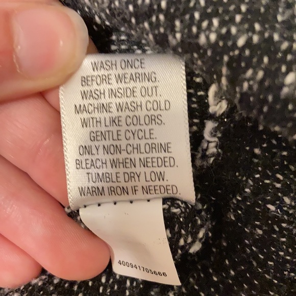 Apt. 9 Medium Sparkly Women’s Sweater - Picture 4 of 5